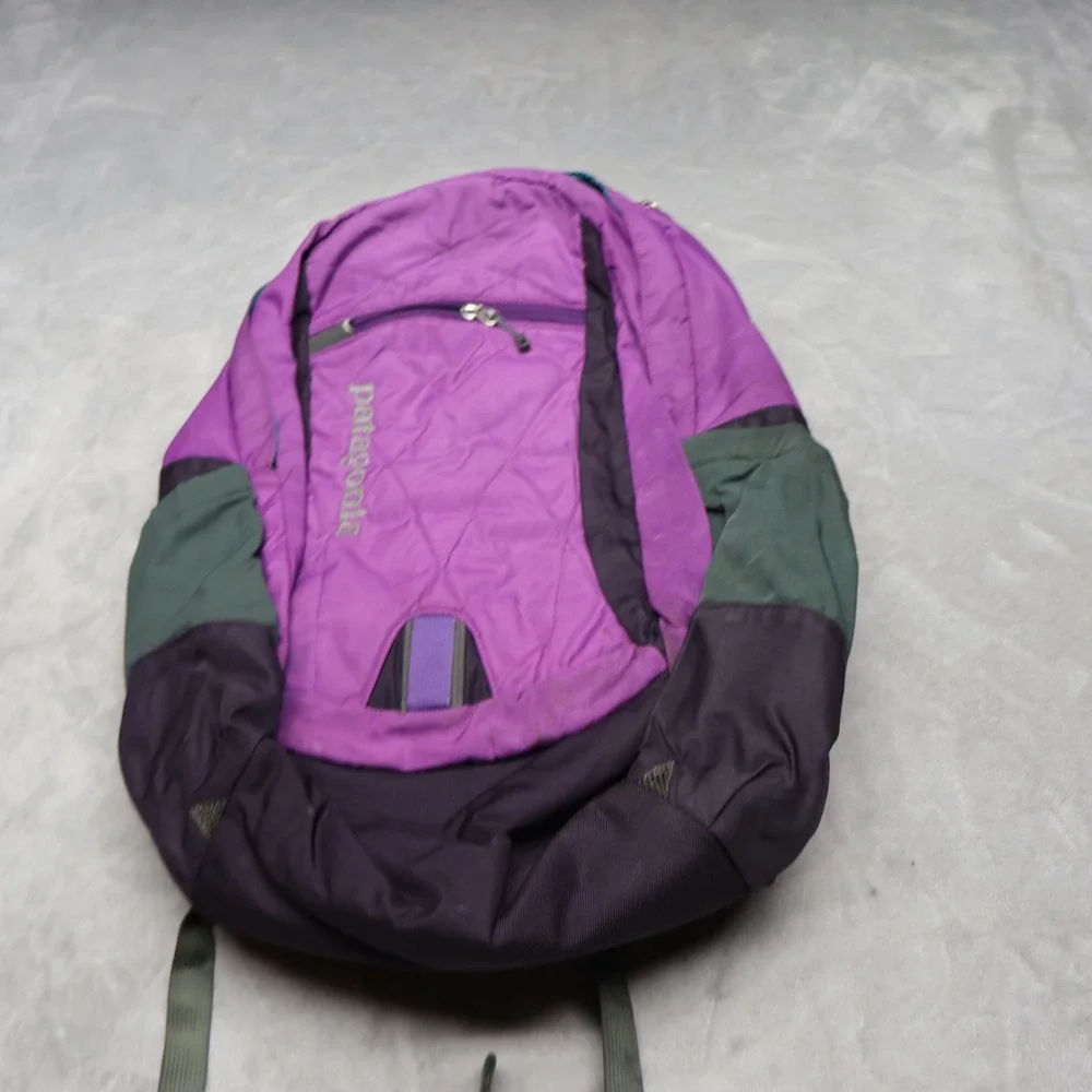 patagonia black hole wheeled bag Patagonia Black Hole Wheeled Duffel 100 Liter Basin Green